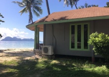 Бунгало beachfront в Koh Ngai Resort Trang