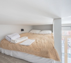 Двухместный номер Superior с балконом двуспальная кровать в Rosgorod