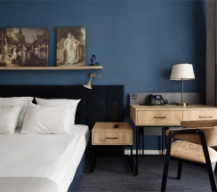 Стандартный номер с видом на парк, балконом и большой двуспальной кроватью в Королева Луиза