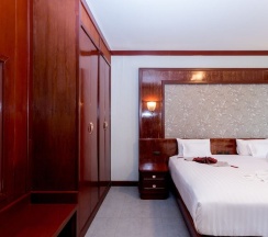 Полулюкс с видом на бассейн в Erawan Hotel