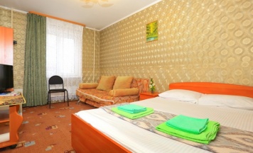 5: Двухместный комфорт, с двуспальной кроватью и рабочим местом [18квм] в Мк Аврора