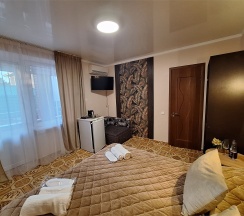 "ПАЛЬМА 6" Трехместный Комфортный номер с двуспальной кроватью одноместным диваном на 2 этаже в ГД "Цитрус" в Цитрус