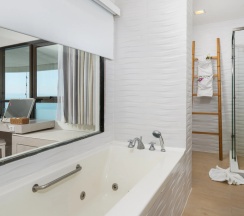 Двухместный номер люкс Presidential двуспальная кровать в Jomtien Palm Beach Hotel And Resort