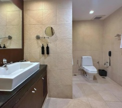 Семейный люкс в Grand Asoke Suites Boutique Residence