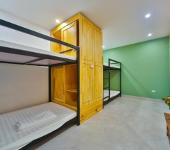 Кровать в общем номере в Lakeside House - Hanoi