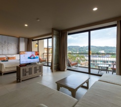 Двухместный полулюкс с видом на бассейн двуспальная кровать в Proud Phuket