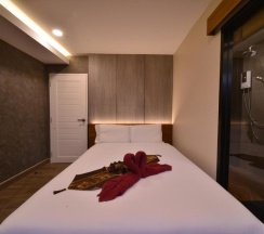 Люкс с видом на море в Sureena Hotel