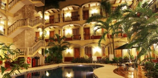 Авенида-Конституентес: Отель Hacienda Real del Caribe Hotel