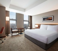 Двухместный номер Deluxe двуспальная кровать в Four Points by Sheraton Josun, Seoul Station