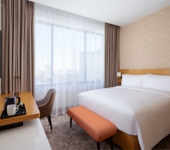 Стандартный номер с одной кроватью Queen в DoubleTree Moscow Arbat