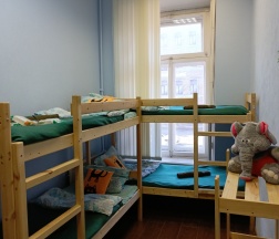 Кровать в общем 6 местном номере в Garden 22/2