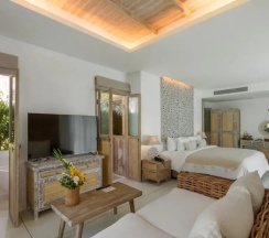 Двухместный люкс с видом на бассейн двуспальная кровать в Eden Beach Khaolak Resort and Spa A Lopesan Collection Hotel