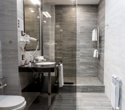 Двухместный номер Standard с красивым видом из окна двуспальная кровать в Reikartz Sky Алматы