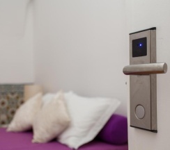 Двухместный номер Standard с красивым видом из окна 2 отдельные кровати в Lost Inn Lisbon Hostel