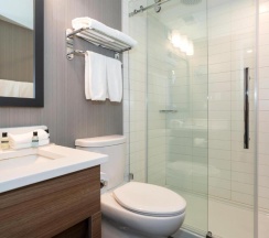 Двухместный номер Standard двуспальная кровать в Sandman Signature Calgary Downtown Hotel