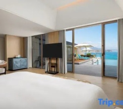 Двухместный люкс с видом на океан (двуспальная кровать) в voco Sanya Dadonghai By IHG