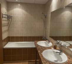 Семейный номер Standard с балконом и с видом на парк в Helios Spa