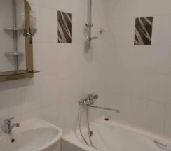 Двухместные апартаменты c 1 комнатой с балконом и с красивым видом из окна (двуспальная кровать) в Апартаменты улица Степана Разина 28