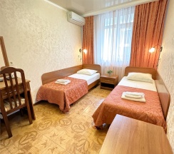 Двухкомнатный семейный четырехместный с балконом (не видовой) и двумя сан узлами (4 этаж) в Атриум