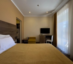 Двухместный номер Стандарт с балконом и с красивым видом из окна двуспальная кровать в Aimara