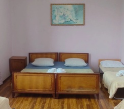 Четырёхместный номер Comfort с красивым видом из окна в Частный дом На Адлейба