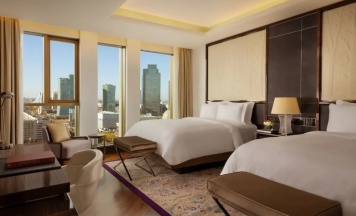 Четырёхместный номер Deluxe с видом на город в The Ritz-Carlton Astana