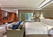 Двухместный полулюкс двуспальная кровать в Hilton Sukhumvit Bangkok