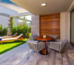 Двухместный люкс Grand Garden двуспальная кровать в Kaya Palazzo Resort & Residences Le Chic Bodrum