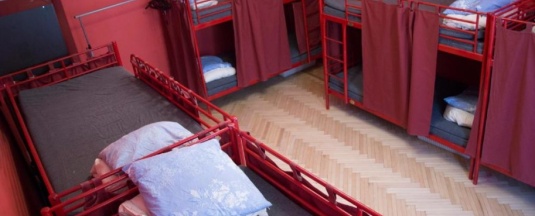 Номер 5: место в 10-местном номере в Club 1957