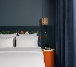 Номер Classic Superior Village c двуспальной кроватью и диваном в Arthurs SPA Hotel by Mercure