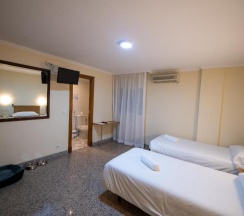Двухместный номер Economy (No window) 2 отдельные кровати в Hotel Monasterio Granada - Adults Only