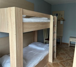 Эконом четырехместный двухкомнатный в Амакс