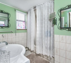 Двухместный номер Standard двуспальная кровать в Diana's Luxury Bed and Breakfast