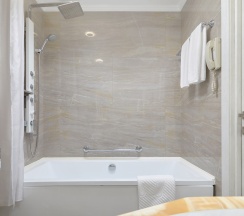 Улучшенный номер c 1 кроватью или 2 раздельными в Author Boutique Hotel