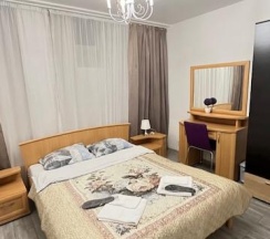 Номер улучшенный с 1 двуспальной кроватью (цокольный этаж) в Kovensky