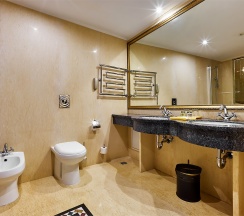 Делюкс с балконом в The Rooms Boutique Hotel