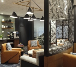Четырёхместный клубный номер Standard 2 отдельные кровати в Austin Marriott South