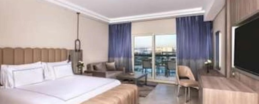 Двухместный номер Blue Planet Superior двуспальная кровать в Rixos Radamis Tirana Hotel