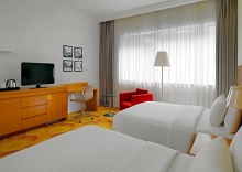 Четырёхместный номер Deluxe 2 отдельные кровати в Courtyard by Marriott Budapest City Center