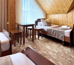 Четырёхместная комната эконом в Корнилофф от Травел Хотелс Антураж