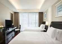 Люкс Deluxe с 2 комнатами с балконом в Dusit Suites Hotel Ratchadamri, Bangkok