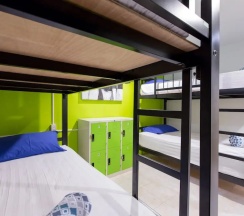 Четырёхместный номер Economy в Cool Sea House
