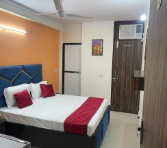 Двухместный номер Deluxe двуспальная кровать в Roomshala 123 Happy Homes Saket