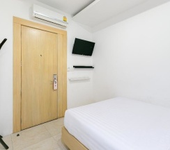 Двухместный номер Standard с видом на город двуспальная кровать в The Bedrooms Hostel Pattaya