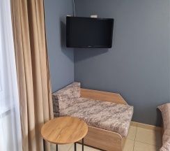 "КЛАССИК 4" Стандартный двухместный номер с раздельными односпальными кроватями и диваном на 1 этаже в Цитрус