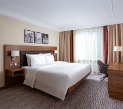 Двухкомнатный люкс с кроватью размера "king-size" в Radisson Hotel Ulyanovsk