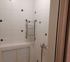 Трехместный номер с двуспальной и односпальной кроватями в Марсель