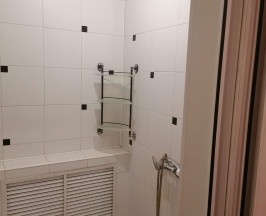 Трехместный номер с двуспальной и односпальной кроватями в Марсель