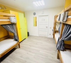 восьми местный номер в Party and Sun