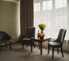 Номер категории Люкс с видом на город в Шато